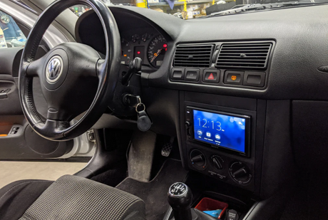 Moderniza tu Volkswagen Golf 4 con Apple CarPlay: Tecnología y Conectividad