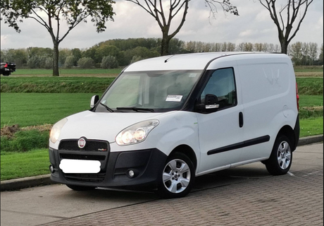 La Evolución del Fiat Doblo: Integración con Apple CarPlay para una Conducción Más Inteligente
